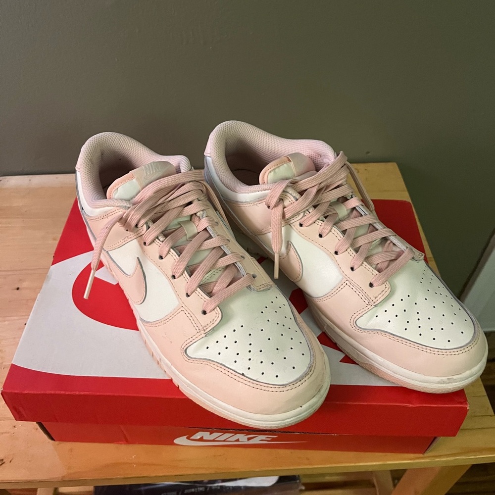 White/Rose Whisper from Cool Kicks on MelRose
Comes with box.